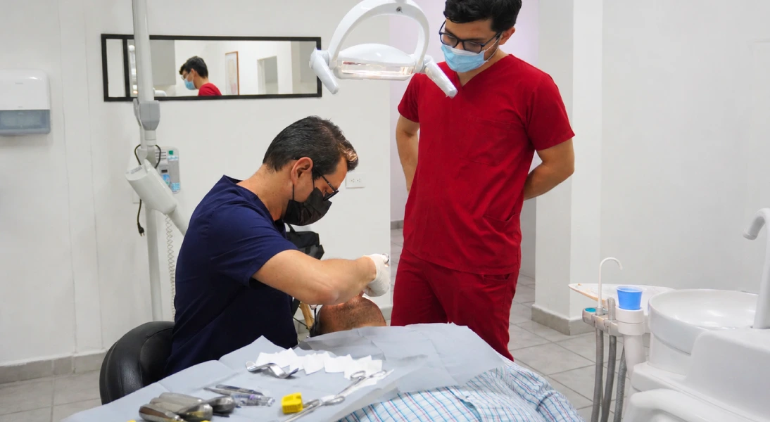 Dr. Jaime Arturo Reynoso Araujo Cirujano Maxilofacial de la clinica dentala